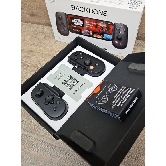 Backbone BB-02-P-BRW One (Lightning) - Mobile Gaming Controller, Black - Picture 2 of 4